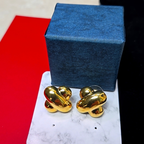 Elegant Gold Tone Knot Stud Earrings - Picture 11 of 11